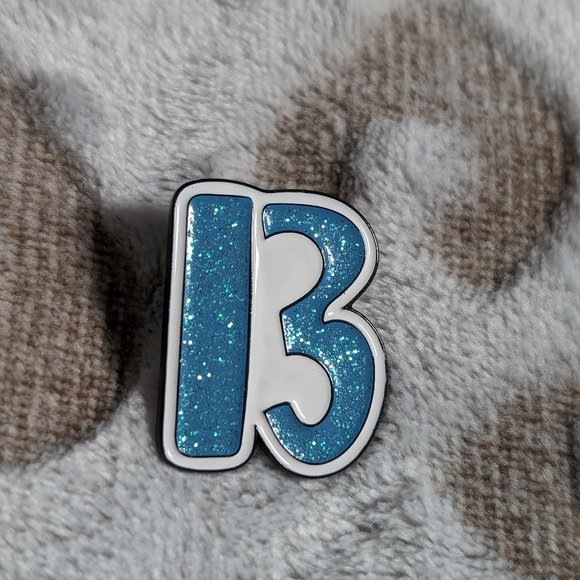 Taylor Swift 13 Enamel Pin - Picture 1 of 2